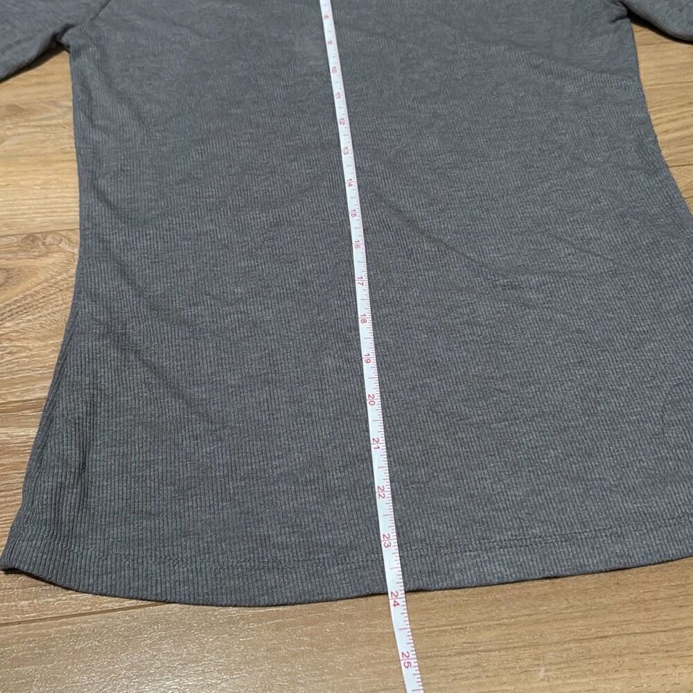 Forever 21 gray shirt size medium - Picture 4 of 5